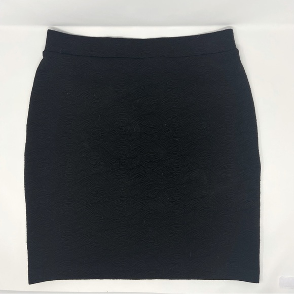 Black Loft Women - Picture 2 of 3